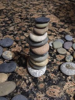 How To Make A Rock Cairn, Rock Towers Stacked Stones Diy, River Rock Projects, Rock Sculpture Diy How To Make, Rock Stacking Garden, Stone Cairns Diy, Rock Cairns Diy Garden Sculptures, River Rock Art Diy Projects, Rock Bowl Diy