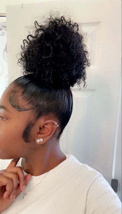 Natural Bun Black Women, Natural Hair Bun Styles, Quick Natural Hair Styles, Natural Hairstyle, Braids Hairstyles Pictures, Quick Braided Hairstyles, Protective Hairstyles Braids, Curly Hair Styles Easy, Natural Curls Hairstyles