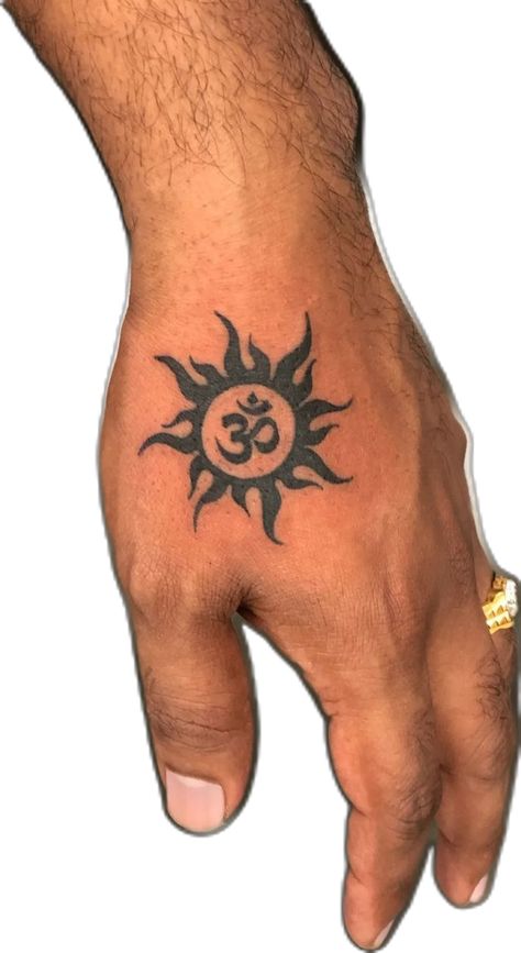 Om Tattoo Back, Sun With Om Tattoo, Tattoo Ideas Om, Spirituality Tattoos, Hindu Tattoos, Tattoo Training, Protection Tattoo, Om Tattoo Design, Sun Tattoo Designs