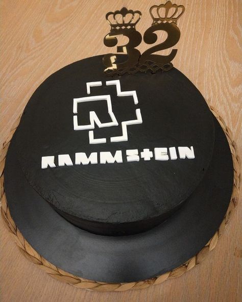 🇷 🇦 🇲 🇲 🇸 🇹 🇪 🇮 🇳 on Instagram: “Look at this gorgeous birthday cake!😍 P.s Happy belated birthday🎉✨ #Rammsteincake from @nimagheidi 󾓨 󾓨…” Metal Birthday Cake, German Humor, Gorgeous Birthday, Happy Belated Birthday, Till Lindemann, Belated Birthday, Instagram Look, P S, Meal Prep