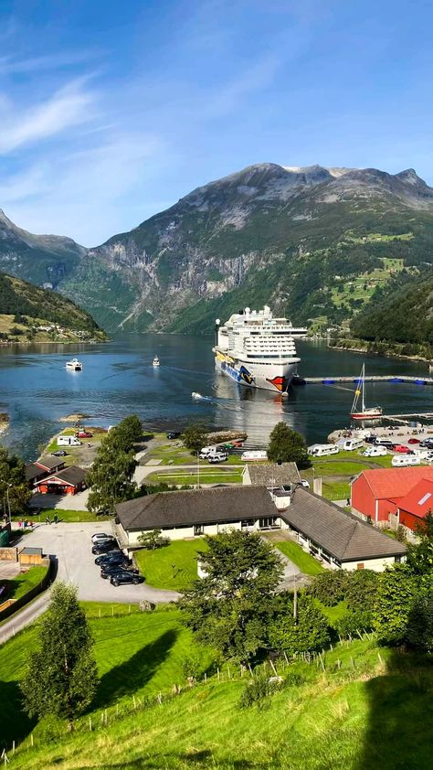 Dino Goncalves - Geiranger Fjord,Norway 🇸🇯 📷norwaytours Geiranger Norway, Fjord Norway, Norway Nature, Natural Hair Bride, Natural Playground, Natural Hair Updo, Natural Pool, Natural Eye Makeup, Beautiful Photos Of Nature