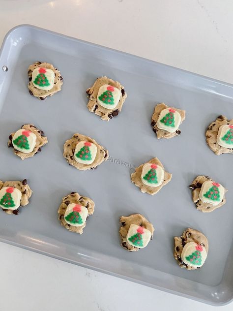 Tiktok Cookie Recipe, Edible Cookie Dough Videos Tik Tok, Tik Tok Cookies, Christmas Cookies Tiktok, Tiktok Chocolate Chip Cookies, Tiktok Cookies, Christmas Monster Cookies Recipe, Tiktok Christmas, Life On Cedar Lane