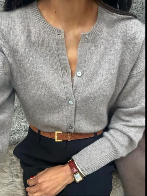 Rainy Classy Outfit, Classy Work Aesthetic, Classic Style Women Outfits Classy, Gray Polo Shirt Outfit Women, 17 Degree Weather Outfit, Busty Outfits Casual Chic, Grey Colour Combination Outfits, Buissnes Casual Outfit Woman, Blue Jeans Work Outfit