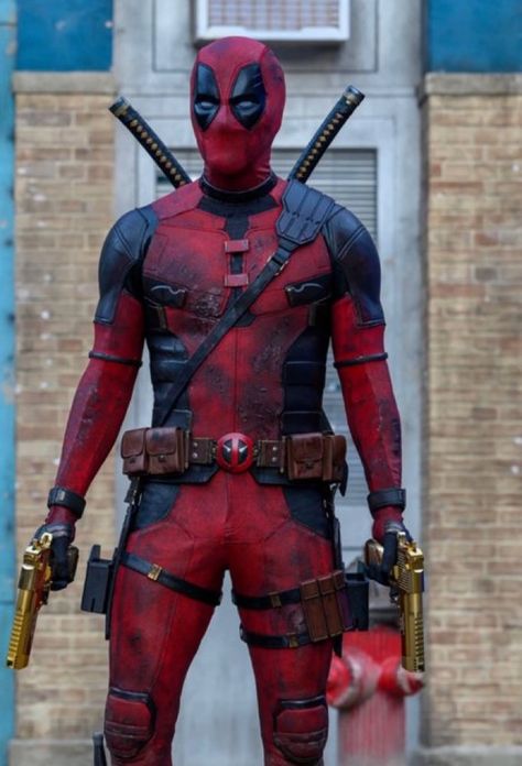 Deadpool Photos, Deadpool Cosplay, Marvel Cartoons, Deadpool Comic, Deadpool Wallpaper, Woman In Gold, Dead Pool, Fan Service, Deadpool Wolverine