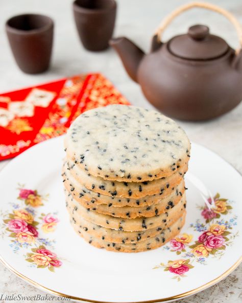 Black Sesame Shortbread Cookies New Year Desserts, Sesame Cookies, New Year's Desserts, New Years Cookies, Peanut Cookies, Buttery Shortbread, Muffin Streusel, Shortbread Cookie Recipe, Chinese Dessert