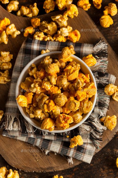 Popcorn Aesthetic, Popcorn Packaging, Cheese Popcorn, Chicago Food, Chicago Style, Popcorn Recipes, Salty Snacks, Food Photography Styling, Bread Pudding