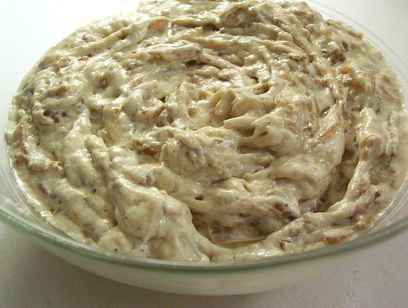 Do you want to be loved at parties? Make Ina Garten's Carmelized Onion Dip. Humble-looking, phenomenal-tasting. Carmalized Onion Dip, Kid Appetizers, Carmalized Onion, How To Carmalize Onions, Food Dips, Onion Dip Recipe, Caramelized Onion Dip, Thanksgiving Foods, Carmelized Onions