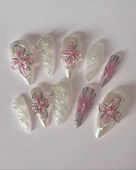 White Chrome Nails, Cute Pink Nails, Fake Nails Designs, Japanese Nail, Halloween Acrylic Nails, Wow Nails, Gel Nails Diy, Nail Box, Simple Acrylic Nails