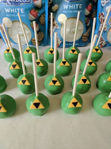 Zelda Cake pops Zelda Cake Pops, Legend Of Zelda Birthday Party Ideas, Zelda Birthday Party Decorations, Zelda Cake Ideas, Zelda Cupcakes, Zelda Birthday Party, Zelda Crafts, Zelda Baby, Zelda Cake