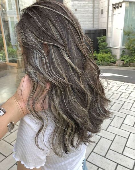 Hair 90s, Grey Highlights, Ash Hair Color, Colors Hair, Fall Hairstyles, Brown Hair Inspo, Hair Color Streaks, Brunette Hair With Highlights, Color For Brunettes