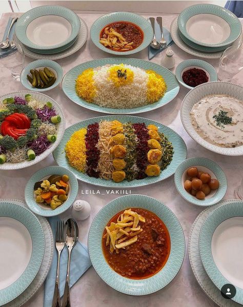 Persian Food Table, Persian Dinner Table, Iranian Dinner, Persian Dinner, Food Iranian, Dinnerware Service, Iranian Style, Couples Dinner, Iran Food