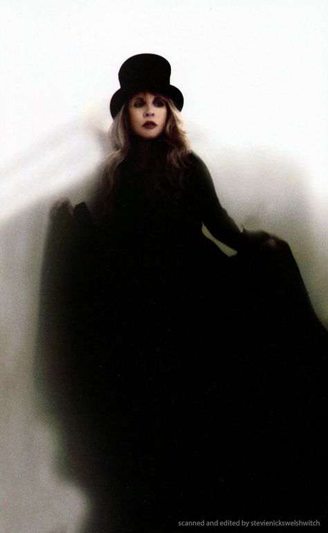 Stevie Nicks Hat, Buckingham Nicks, Stevie Nicks Style, Stephanie Lynn, Noomi Rapace, Stevie Nicks Fleetwood Mac, First Ladies, Witchy Woman, Fleetwood Mac