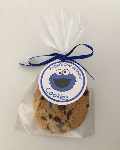 Birthday favours, gift bags.  Cookie Monster. Cookie Monster Party Favors, Birthday Favours, Monster Baby Showers, Cookie Monster Party, Baby Birthday Themes, Sesame Street Birthday, Cookie Favors, New Business Ideas, Baby Shower Party Favors