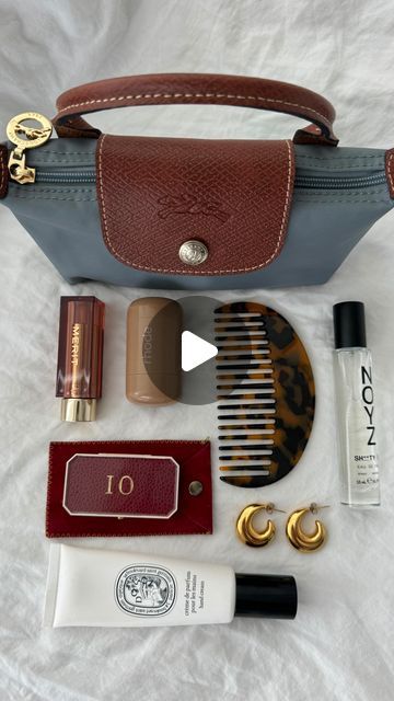 277 likes, 24 comments - yanaaaaaak on October 28, 2024: "what’s in my fall mini bag 🍂👜

minimal style, casual wardrobe, minimalistic, neutral feed, aesthetic style, minimal street style,ootd, ootddetails, longchamp le pliage bag, longchamp bag
#stylechic #thenoisetier  #streetstyledrop #trendhunter #ootdinspo #parisianlifestyle #minimalaesthetic #badestoutfits #velvetdynasty #smartstreetwear #frenchchic  #badestoutfits #whatsinmybag #whatsinmypurse #fallbag #longchamplepliage #... Longchamp Mini, Bag Longchamp, What's In My Purse, Longchamp Bag, Minimal Street Style, Parisian Lifestyle, Fall Bags, Fall Mini, Minimal Aesthetic