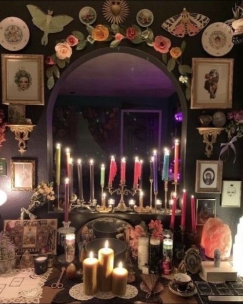 Witchy Room, Dark Home Decor, Goth Home, Dark Home, Dreamy Room, Dream Room Inspiration, Decoration Inspiration, Gothic House, Room Inspiration Bedroom