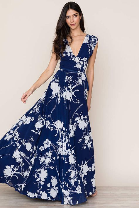 Navy Floral Maxi Dress, Gaun Fashion, Floral Print Dress Long, Yumi Kim, Navy Floral Dress, Outfit Trends, Maxi Dress Navy, Maxi Robes, Mod Dress