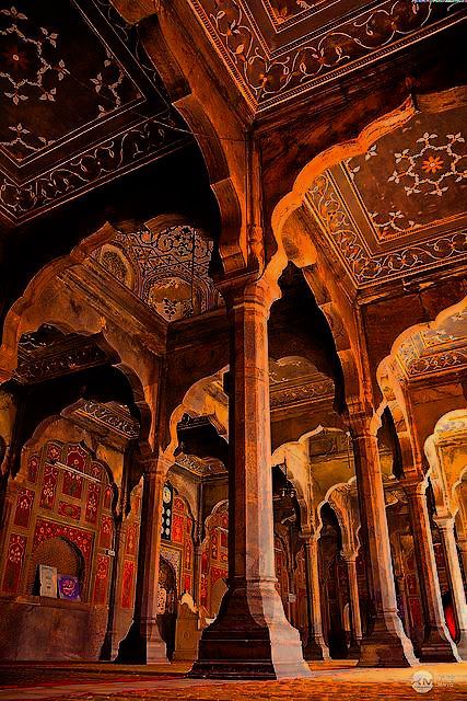 Turkish Bath House, Ancient Persian Architecture, Asian Room, Friendship Day Images, Egypt Concept Art, Persian Architecture, Ancient Indian Architecture, Mughal Architecture, Ancient Persian