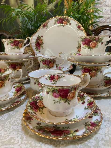 20 Space-Saving Kitchen Cabinet Solutions Beautiful Tea Set, Tea Sets Vintage Victorian, Cinderella Decorations, Small Kitchen Makeover, Royal Albert Tea Sets, English Tea Set, Antique Tea Sets, Royal Albert Tea Cup, Tea Party Table