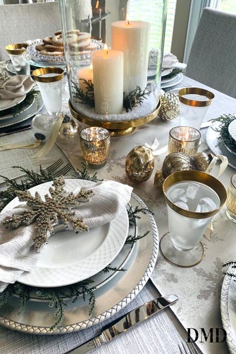 7 super easy Chritmas table setting ideas with plenty of silver and gold sparkle. Feel free to take a peek. #silverandgolddecorations #christmastabledecor #christmastabledecorations #christmastablesettings #christmasdecor #christmashouse #holiday #diychristmasdecor #tablesettings #tablesettingideas #christmasdecor #christmas Gold Table Setting Ideas, Chritmas Table, Silver Table Decorations, Christmas Silver And Gold, Christmas Dining Table Decorations, Gold Table Decor, Dining Table Decorations, Gold Table Setting, Christmas Dining Table Decor