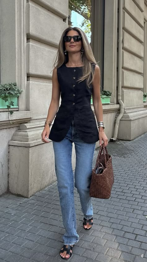 Black Waistcoat Outfit, Waistcoat Outfit Women, Waistcoat Outfit, Cute Office Outfits, Hermes Sandals, Cute Professional Outfits, Aesthetic Business, Casual Work Outfits Women, Chic Business Casual