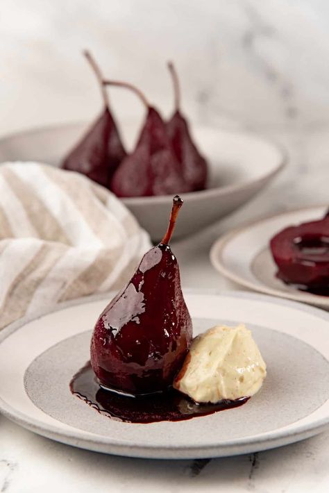 The Best Red Wine Poached Pears - The Flavor Bender Poached Pears Dessert, Red Wine Poached Pears, Red Wine Dessert, Pear Recipes Easy, Pears In Red Wine, Poached Pears Recipe, Red Pears, Wine Poached Pears, Medieval Feast