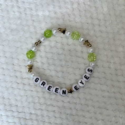 Green Taylor Swift Bracelet, Friendship Bracelets Green, Green Friendship Bracelet, Ts Bracelet, Eras Bracelet, Swift Bracelet, Eras Bracelets, The Eras Tour Outfit, Bracelets Green