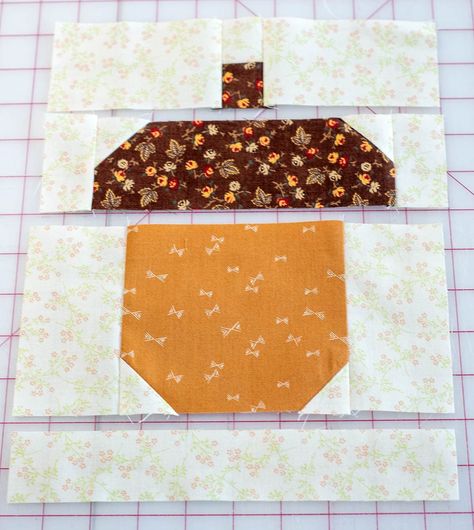 Acorn Quilt Block Free Pattern, Fall Quilts Patterns, Acorn Quilt Block, Accuquilt Patterns, Autumn Quilts, Fall Sewing Projects, Fall Quilt Patterns, Fall Quilt, Farm Quilt