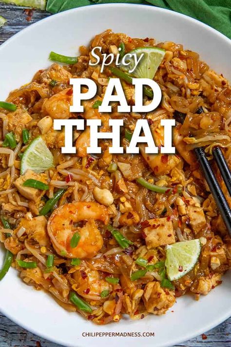 Thai Lunch Recipes, Pa Thai Recipe, Noodle Recipes Shrimp, Pas Thai Recipe, Clean Asian Recipes, Pho Rice Noodle Recipes, Thai Dishes Recipes, Pad Thai Recipe Spicy, Spicy Pad Thai Recipe