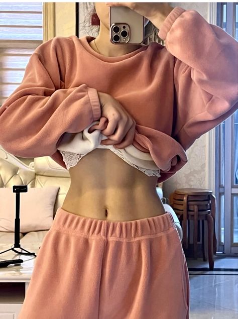 Flat Stomach Inspiration, Aesthetic Body Flat Stomach, Flat Stomach Outfit Aesthetic, Sleeper Build Body Type, Female Abs, Ideal Body, Sport Body, Fitness Inspiration Body, Workout Aesthetic