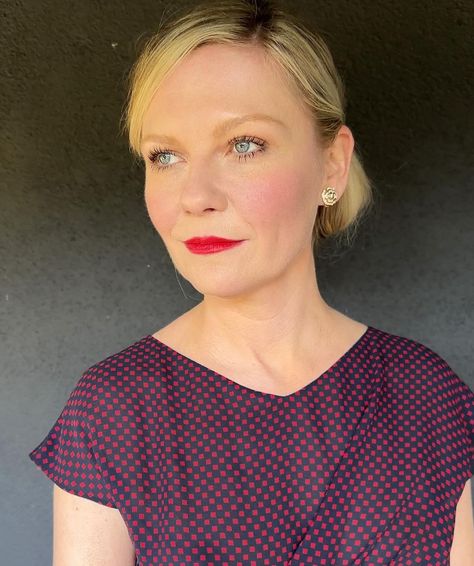 Perfect Red Lips, Interview With The Vampire, Beauty Hair Makeup, Chanel Beauty, Kirsten Dunst, January 15, Red Lip, Emmy Awards, Ruby Red