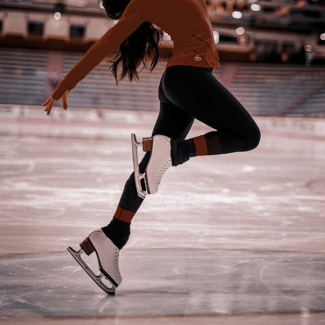 Figure Skating Photography, Figure Skating Aesthetic, Ice Skating Aesthetic, Ice Skating Photography, Ice Skating Pictures, Skating Pictures, Figure Ice Skates, Figure Skating Outfits, Skate 3