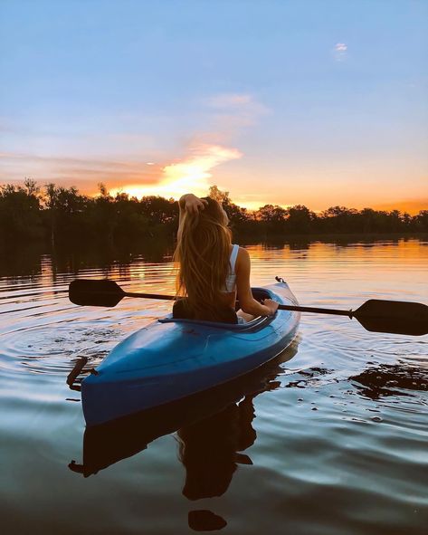 #sunrise #fashion #summer #diy #photography #model Camping Photo Ideas, Canoe Pictures, Kayaking Aesthetic, Kayak Pictures, Paddle Boarding Pictures, Alaska Photos, Lake Photoshoot, Vsco Pictures, Canada Photos