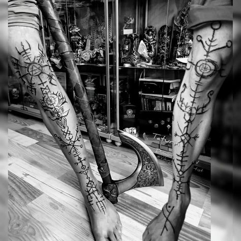 Viking Tattoo Leg, Tattoos Spiritual, Hen Tattoo, Beards Tattoos, Viking Tattoos For Men, Pagan Tattoo, Shin Tattoo, Rune Tattoo, Nordic Tattoo