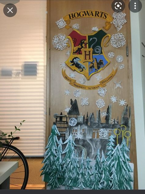 Harry Potter Christmas Door Decorations Classroom, Harry Potter Door Decorations, Aba Classroom, Harry Potter Door, Harry Potter Office, Owl Coloring Page, Christmas Door Decorating, Harry Potter Christmas Decorations, Classroom Wishlist