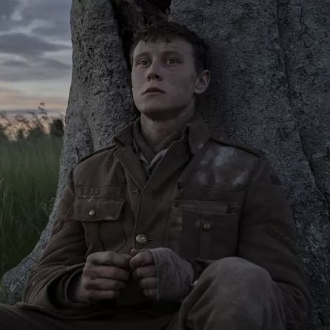 William Schofield, Lance Corporal, George Mackay, Last Man Standing, Anime Character Design, Jon Snow, Celebrity Crush, The Dreamers, Soldier