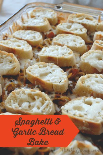 Spaghetti And Garlic Bread, Baked Meals, Yummy Casseroles, Garlic Bread, Classic American, Bread Baking, Casserole Recipes, Casseroles, Easy Dinner Recipes