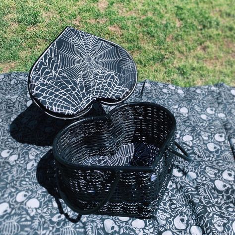 Spooky Picnic, Goth Picnic, Gift Baskets For Friends, Baskets For Friends, Halloween Backpack, Blue Furniture Living Room, Gothic Homes, Goth Houses, Kids Halloween Gifts