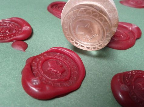 Tutorial on how to make your own laser cut wax stamp! Haley you are a genius! Laser Engraved Acrylic, Laser Engraved Ideas, Laser Art, 3d Laser, Wax Stamp, Laser Cut Acrylic, Lasercut Design, Laser Etching, Laser Printer