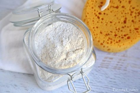 Oatmeal Bath Recipe, Oatmeal Bath Soak, Benefits Of Oatmeal, Oatmeal Face Mask, Bath Soak Recipe, Diy Oatmeal, Bath Salts Recipe, Lip Scrub Recipe, Oatmeal Bath