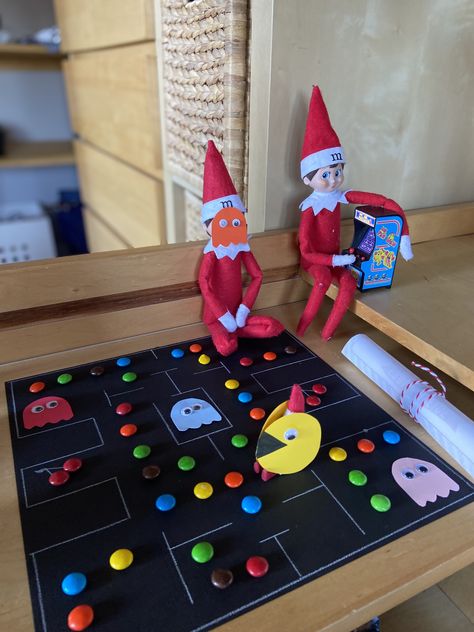 Elf On The Shelf Volleyball, Elf On The Shelf Rubiks Cube, Gaming Elf On The Shelf, Fortnight Elf On The Shelf, Elf On The Shelf Dominoes, Golf Elf On The Shelf, Elf Bowling Ideas, Elf Hockey Ideas, Elf On The Shelf Super Mario