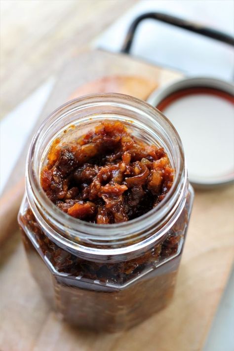 Hot Honey Bacon Jam - Ways to my Heart Hot Honey Bacon Jam Salmon, Honey Jam Recipes, Hot Honey Bacon, Honey Bacon, Hot Honey Recipe, Bacon Jam Recipe, Spicy Bacon, Honey Jam, Onion Jam