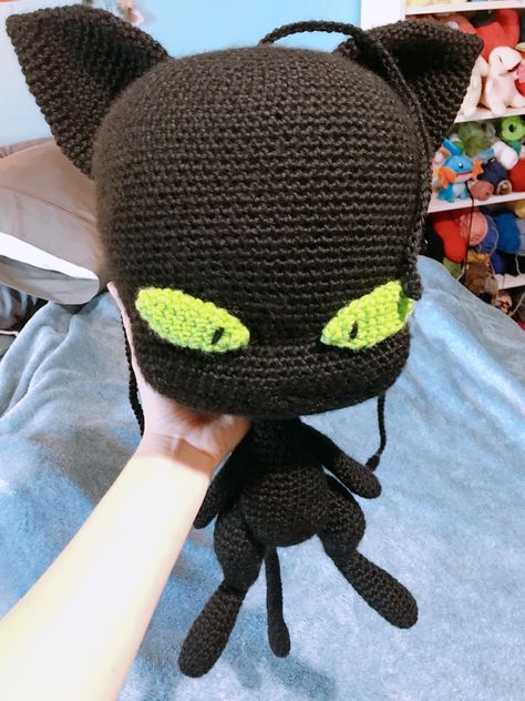 Miraculous Ladybug Crochet, Hollow Knight Crochet Pattern Free, Jiji Crochet Pattern, Jiji Crochet, Crochet Kwamis, Coraline Cat Crochet Pattern, Fnaf Crochet, Crochet Disney, Crochet Dolls Free Patterns