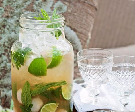 Lychee Mojito, Diy Home Renovations, Lychee Juice, Vodka Ice, Diy Drinks, Shakes Drinks, Soda Water, Vegan Christmas, Smart Cooking