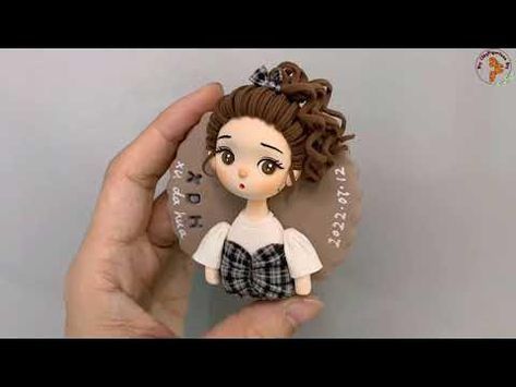 Clay Step By Step, Polymer Clay Figurines, Polymer Clay Disney, Clay Modelling, Clay Bear, Clay Figurines, Acrylic Art Projects, Polymer Clay Gifts, Barbie Diorama