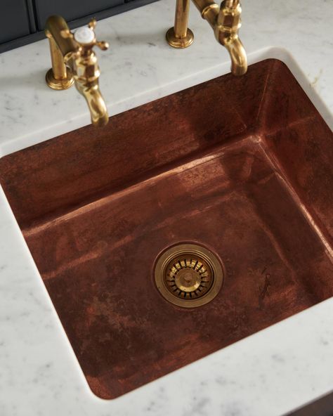 deVOL Aged Copper Single Sink | deVOL Kitchens Nightshade Plant, Brass Pot Filler, Copper Bathroom Sink, Brass Kitchen Tap, Copper Bar Sink, Copper Sink Bathroom, Cabin Renovation, Tuscan Farmhouse, Copper Kitchen Sink