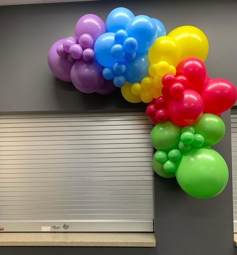 Indy Balloon Decor & More | Our grab & go’s are the PERFECT addition to any milestone! It is just a fact… balloons = happiness… | Instagram Grab And Go Balloons, Grab And Go Balloon Garland, Balloon Inspiration, Garland Balloon, Lego Theme, Balloon Artist, Balloon Backdrop, Epoxy Resin Art, Balloon Decor