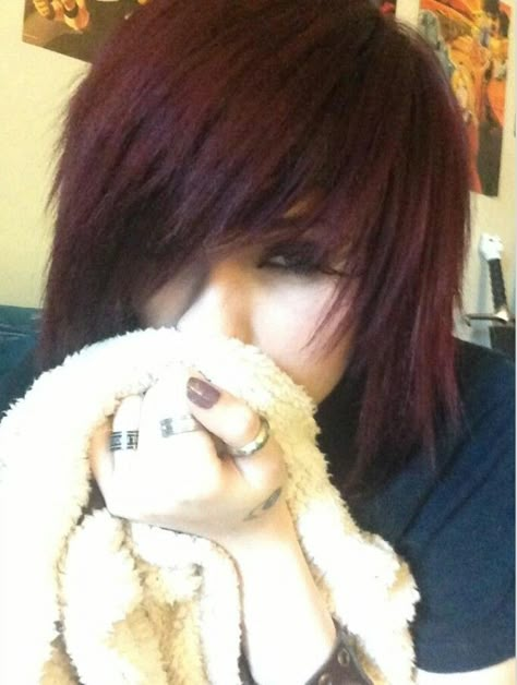 Love thisss Alternative Hair Short, Emo Hair Color, Scene Haircuts, Red Scene Hair, Emo Haircuts, Leda Muir, Short Scene Hair, Scene Aesthetic, Emo Scene Hair