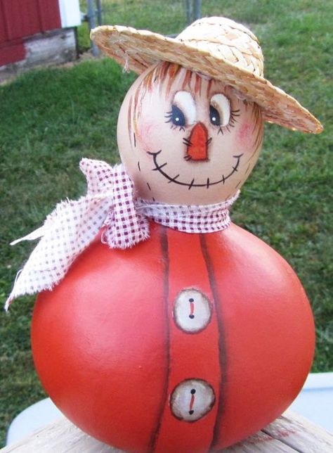 scarecrow gourd Painted Scarecrow Gourds, Painted Gourds Ideas, Fall Gourds, Halloween Gourds, Gorgeous Gourds, Gourds Birdhouse, Decorative Gourds, Hand Painted Gourds, Gourds Crafts