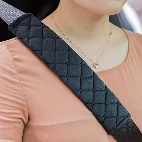 Universal Car Seat Belt Pad Cover kit, 2-Pack Black Soft Car Safety Seatbelt Strap Shoulder Pad for Adults and Children,Helps Protect Your Neck and Shoulder (Black), Seat Belt Pads - Amazon Canada Velvet Car, Motorbike Gear, Seat Belt Pads, Packing Car, Driving Tips, Seat Belt Cover, Safety Belt, Belt Accessories, Car Ideas