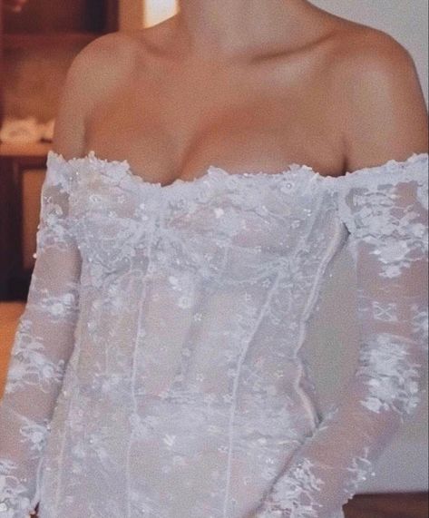 Hailey Wedding Dress, Hailey Bieber Wedding Dress Inspiration, Haley Bieber Wedding Dress, Haley Bieber Wedding, Wedding Dress Hailey Bieber, Hailey Bieber Wedding Dress, The Biebers, Bieber Wedding, Hailey Bieber Wedding